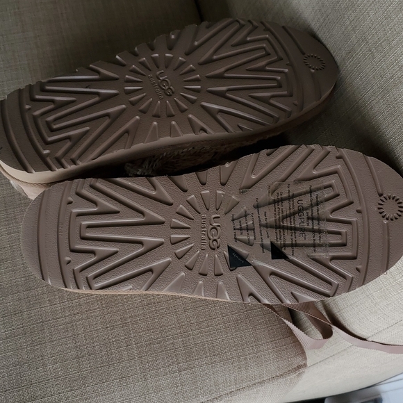 Ugg flash. $58 - Picture 5 of 13